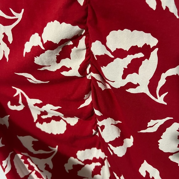 COPY - Isabel maternity red fitted dress - Picture 3 of 6